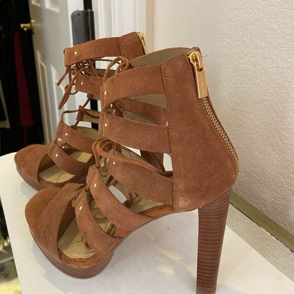 Michael Kors suede heels - Picture 3 of 5
